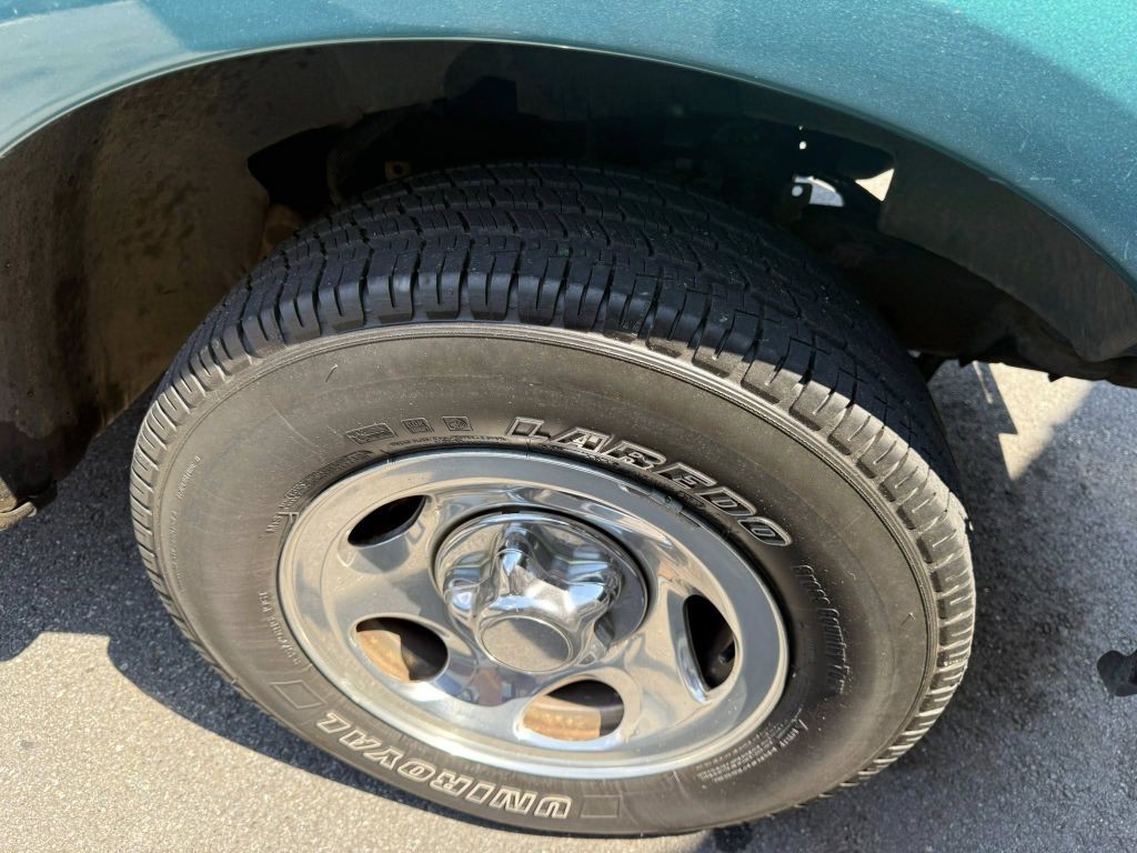 1997 Ford F-150 Image 24