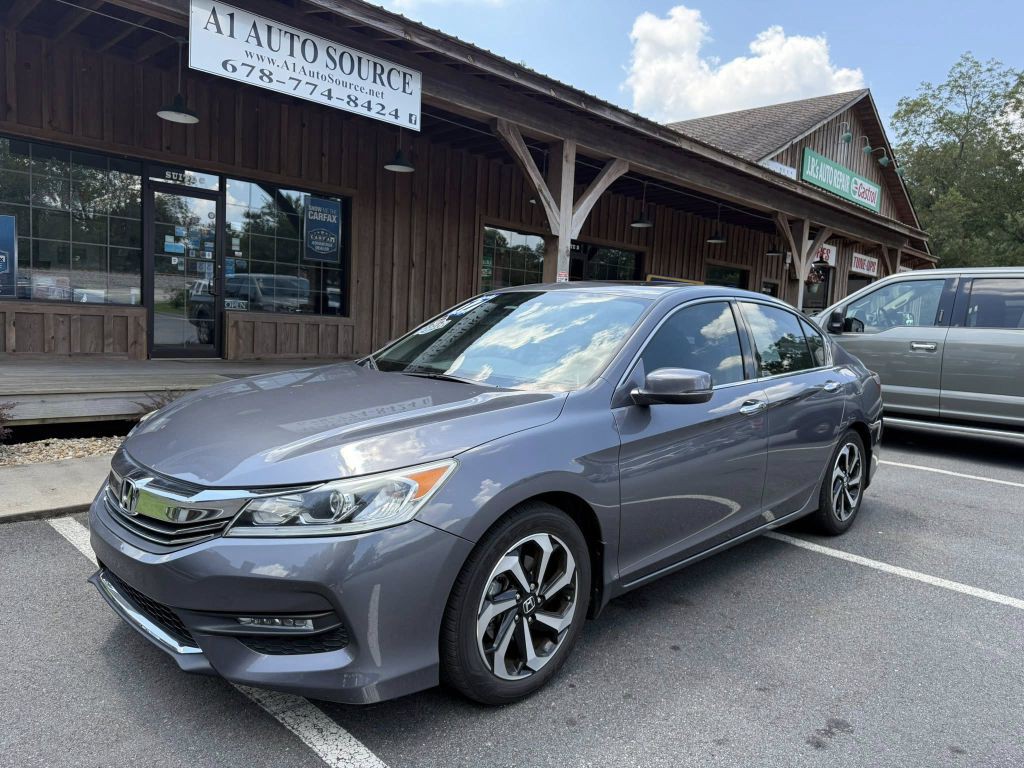 2017 Honda Accord Image 2
