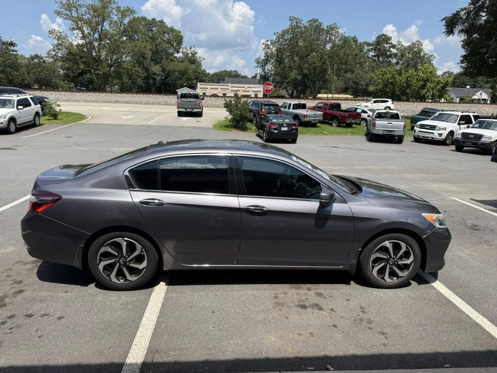 2017 Honda Accord Image 5