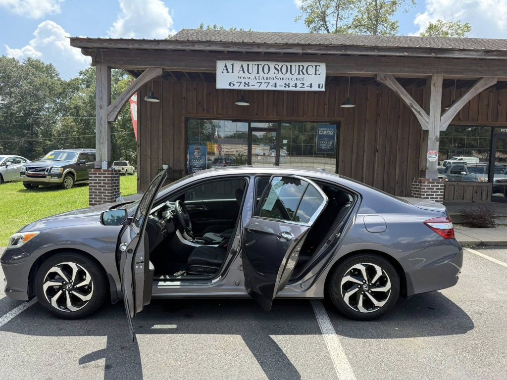2017 Honda Accord Image 8