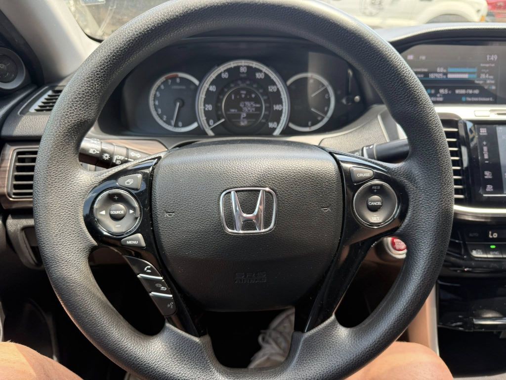 2017 Honda Accord Image 11