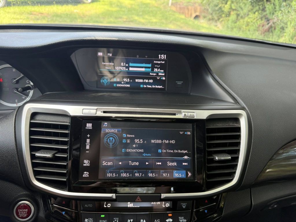 2017 Honda Accord Image 15