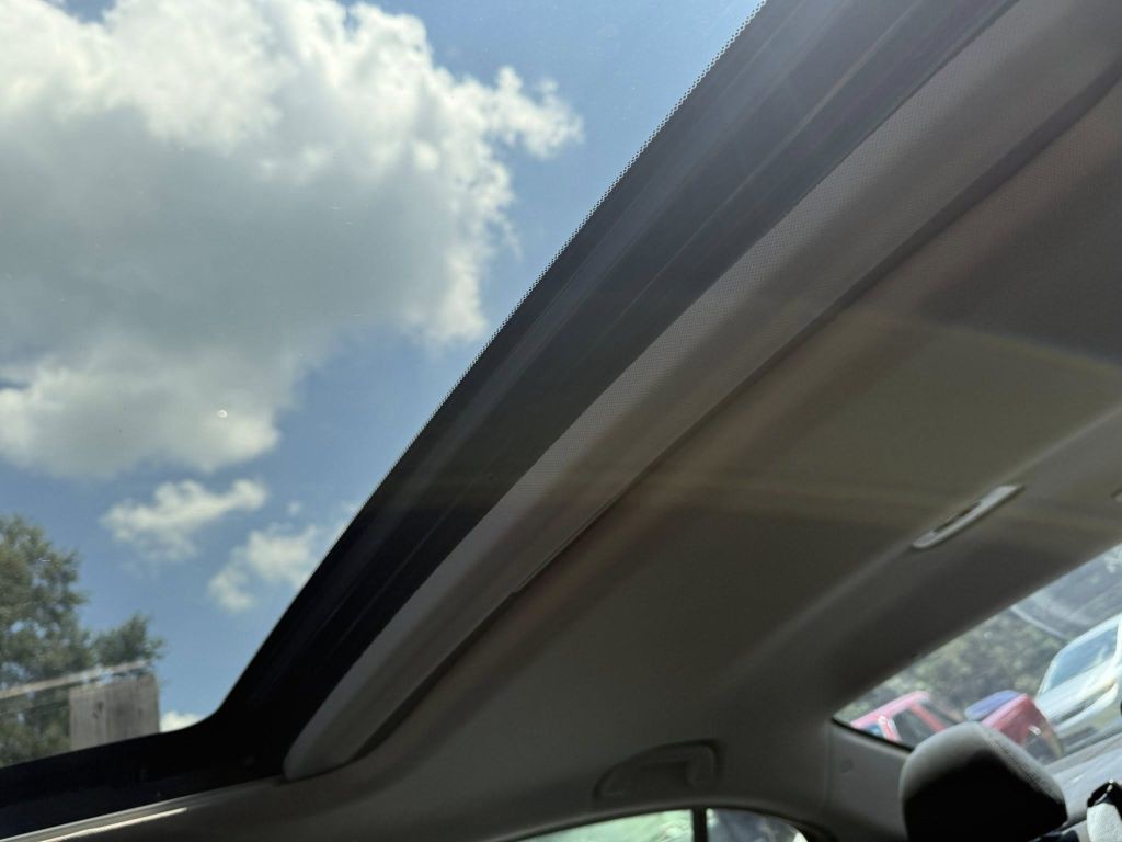 2017 Honda Accord Image 32
