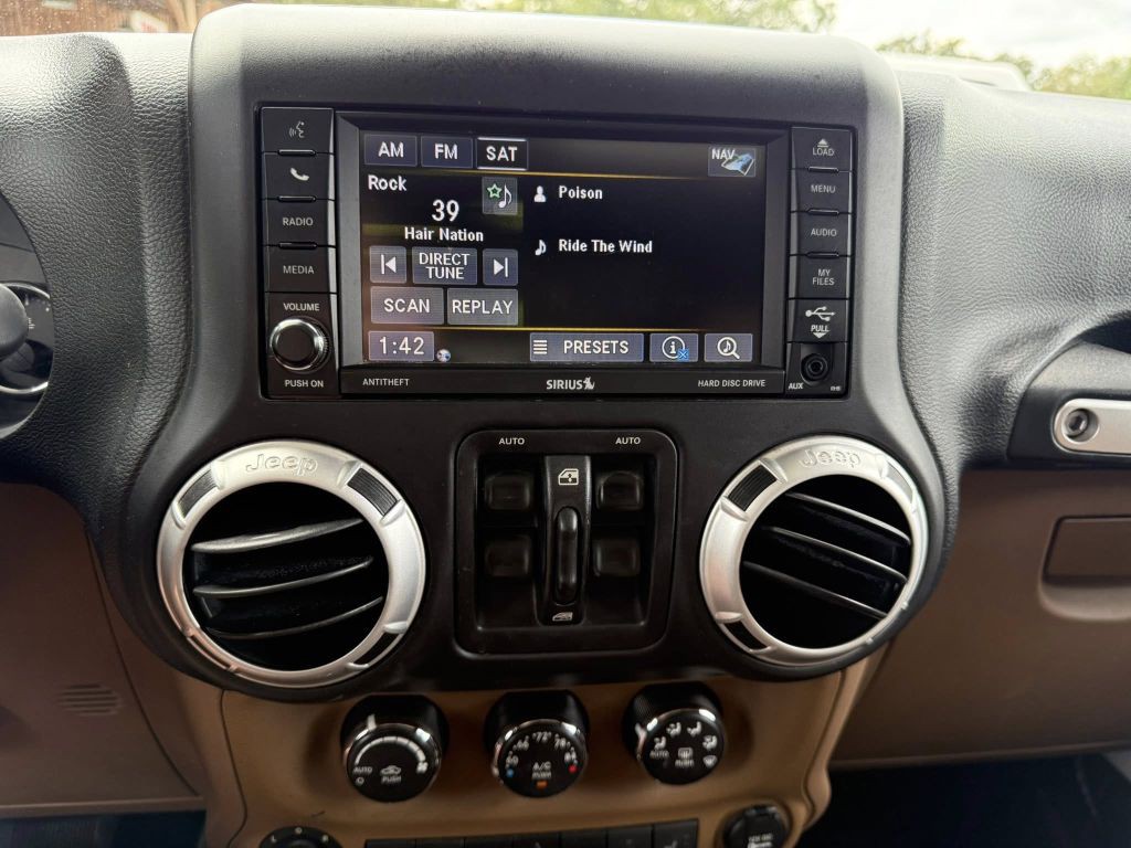2013 Jeep Wrangler Unlimited Image 16