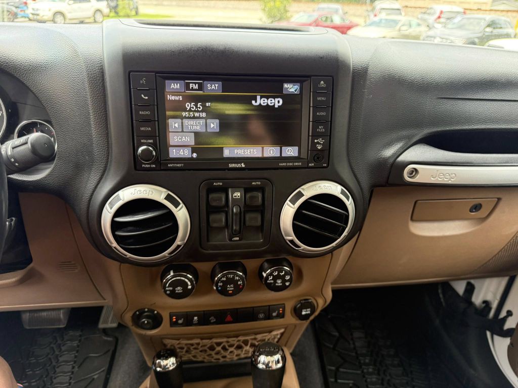 2013 Jeep Wrangler Unlimited Image 17