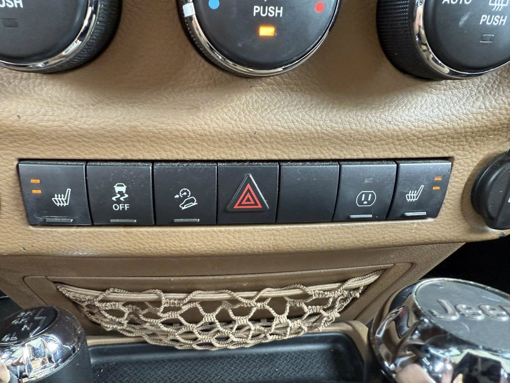 2013 Jeep Wrangler Unlimited Image 21