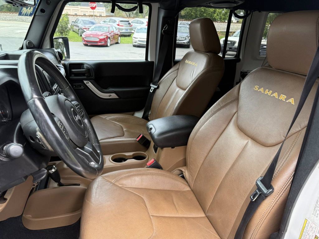 2013 Jeep Wrangler Unlimited Image 25