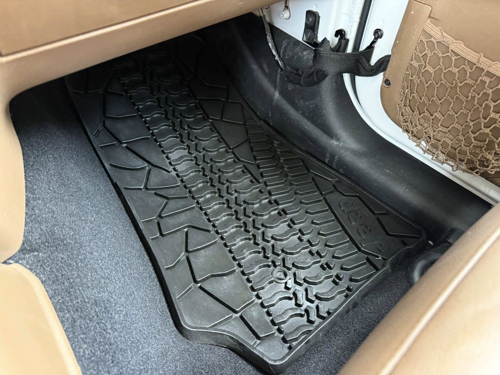 2013 Jeep Wrangler Unlimited Image 31