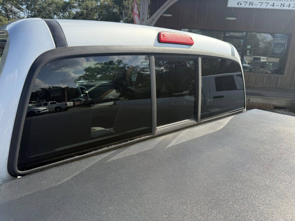 2005 Toyota Tacoma Image 12