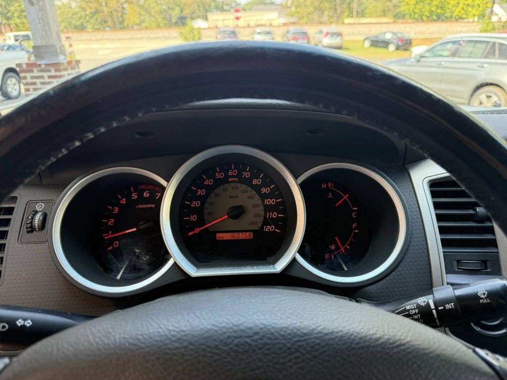 2005 Toyota Tacoma Image 18