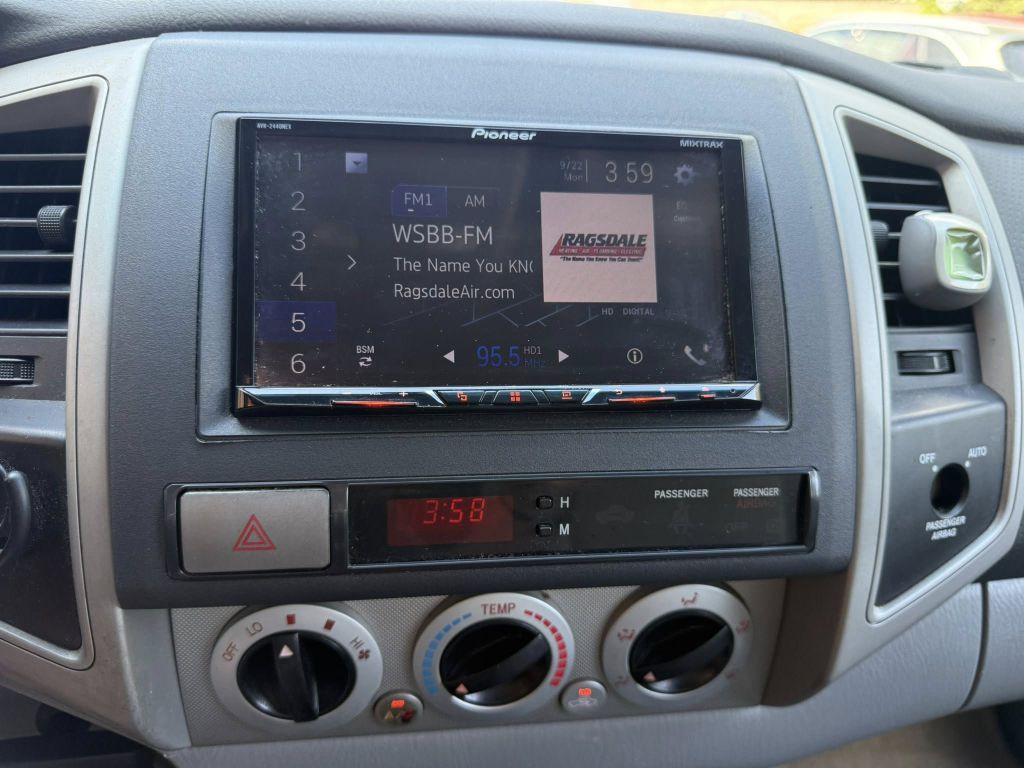 2005 Toyota Tacoma Image 21