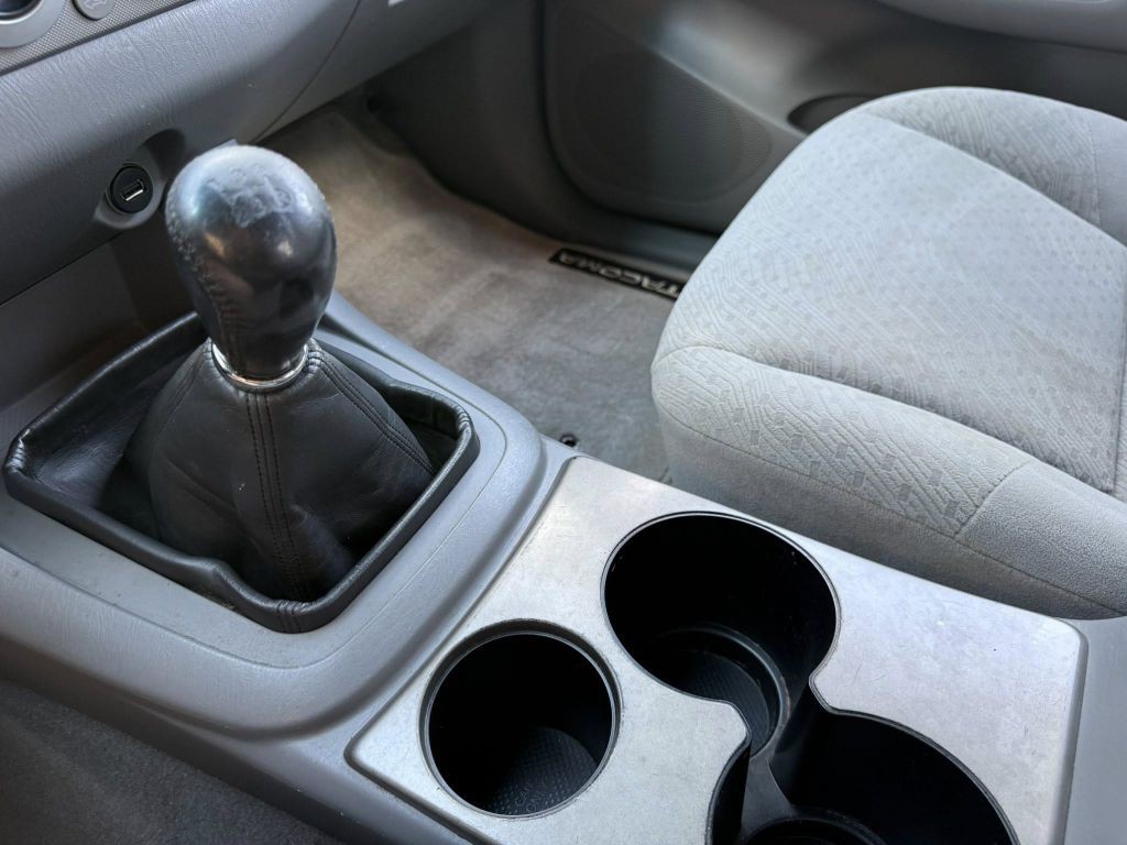 2005 Toyota Tacoma Image 23