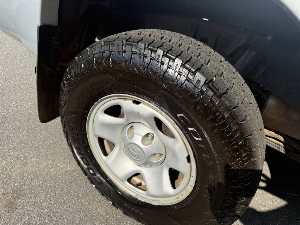 2005 Toyota Tacoma Image 35