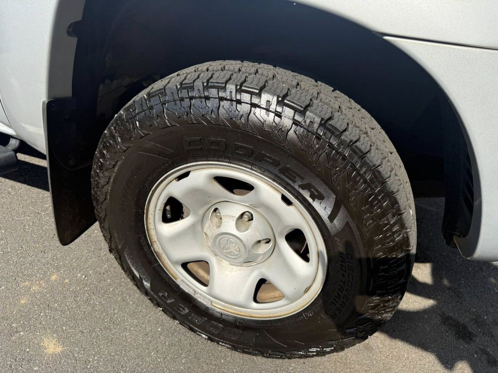 2005 Toyota Tacoma Image 37