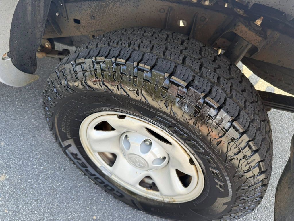 2005 Toyota Tacoma Image 38