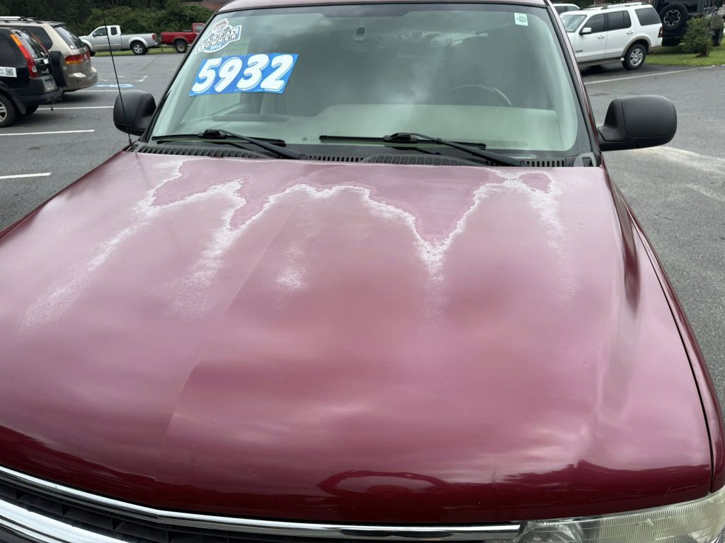 2004 Chevrolet Tahoe Image 11