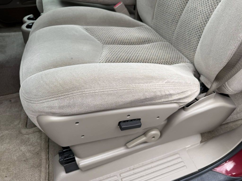 2004 Chevrolet Tahoe Image 13