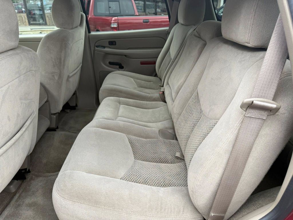 2004 Chevrolet Tahoe Image 17