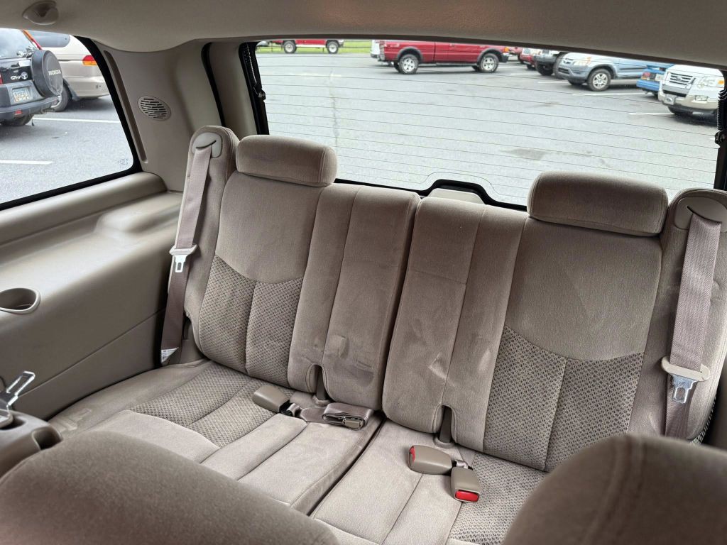 2004 Chevrolet Tahoe Image 19