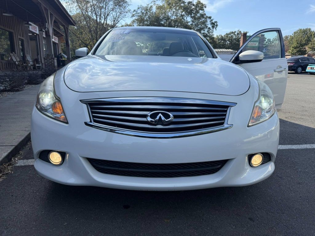 2011 INFINITI G37 Image 7