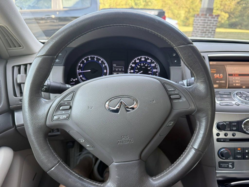 2011 INFINITI G37 Image 19