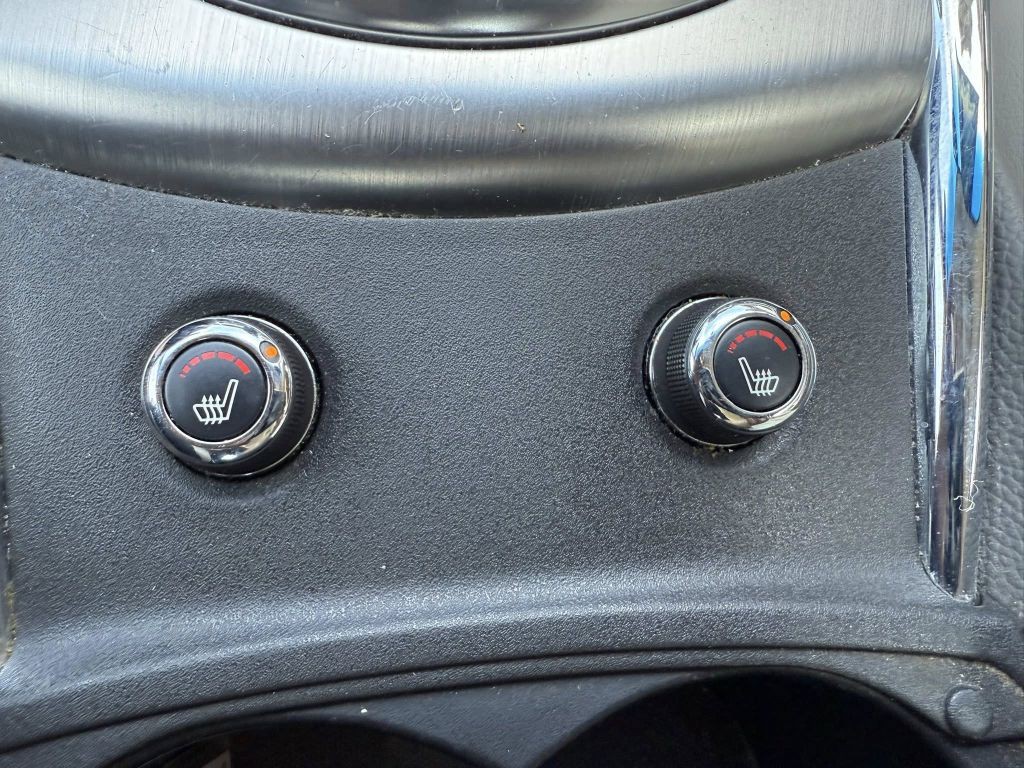 2011 INFINITI G37 Image 21