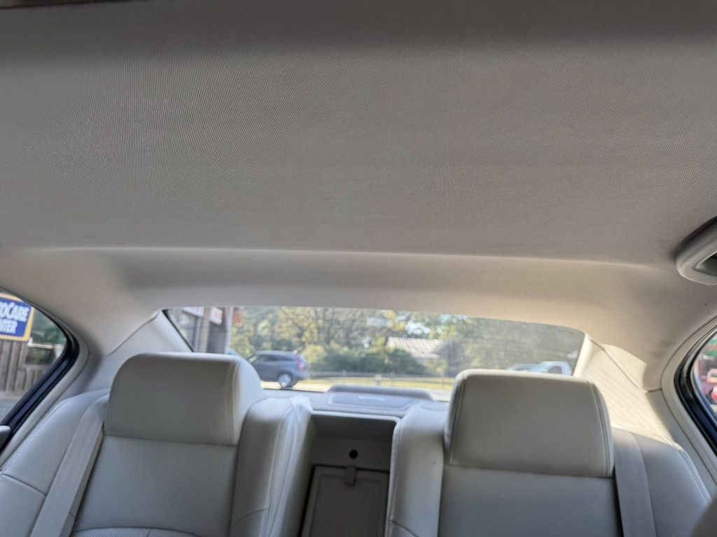 2011 INFINITI G37 Image 25