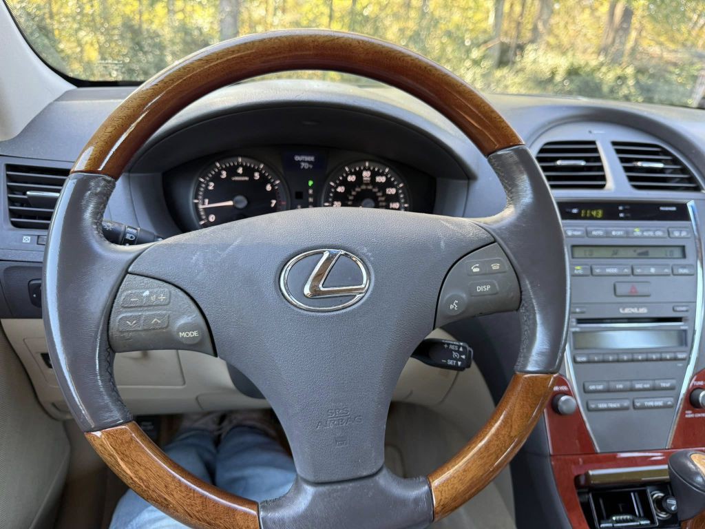 2007 Lexus ES Image 10
