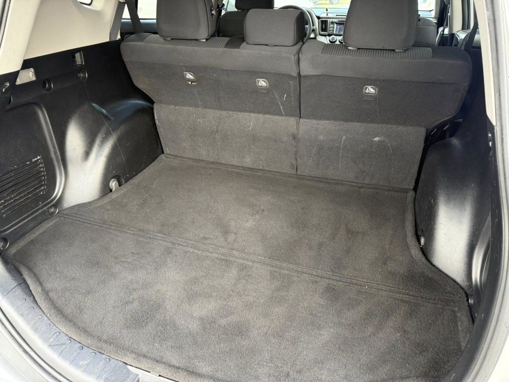 2015 Toyota Rav4 Image 10