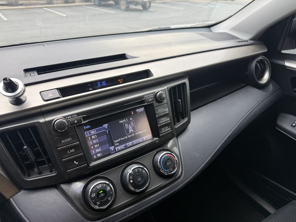 2015 Toyota Rav4 Image 17