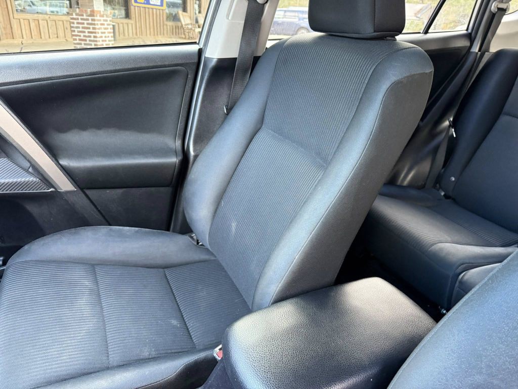 2015 Toyota Rav4 Image 24