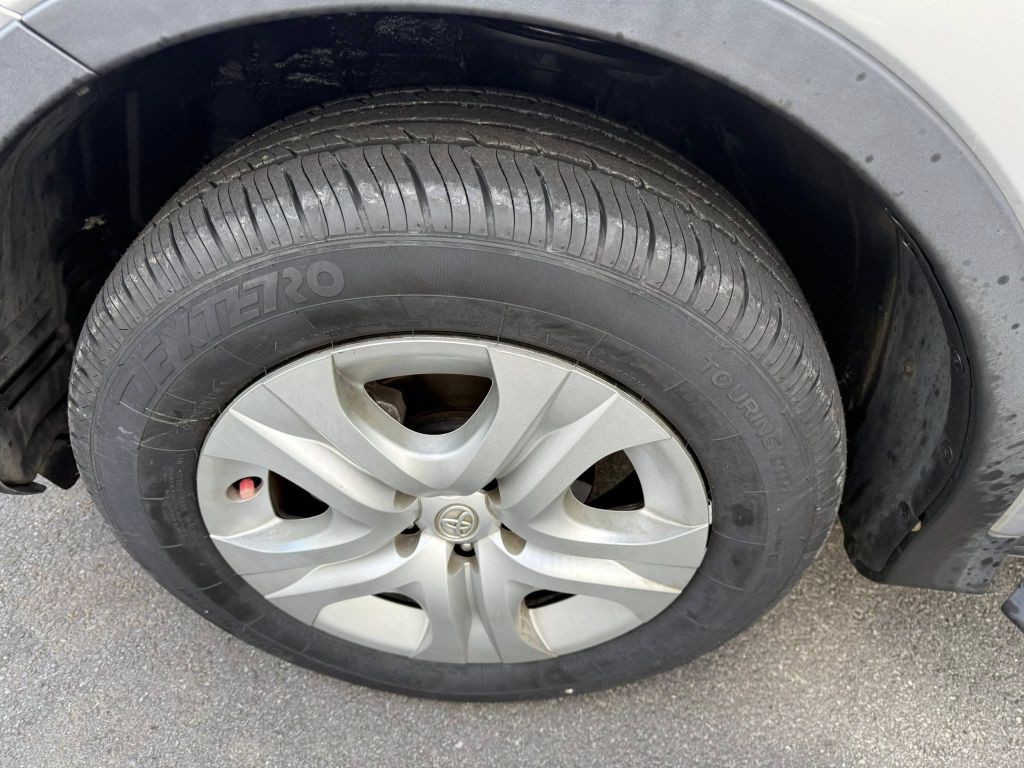 2015 Toyota Rav4 Image 28