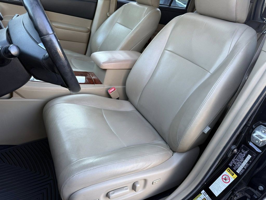 2013 Toyota Highlander Image 10