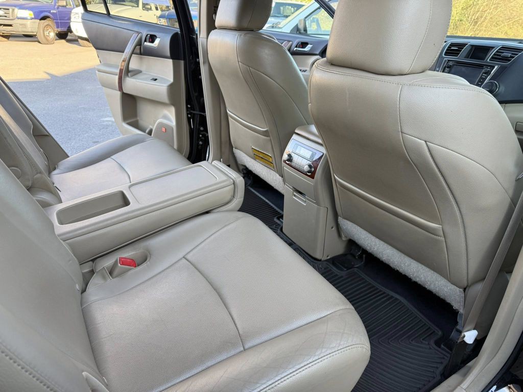 2013 Toyota Highlander Image 15