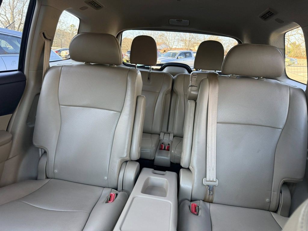 2013 Toyota Highlander Image 16