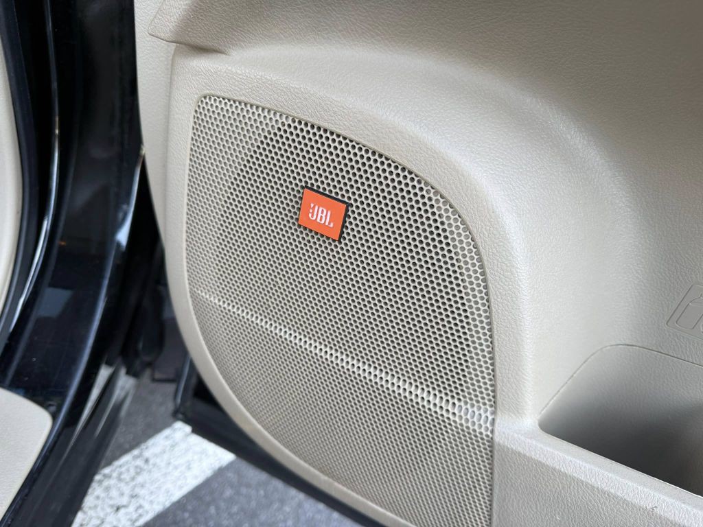 2013 Toyota Highlander Image 19