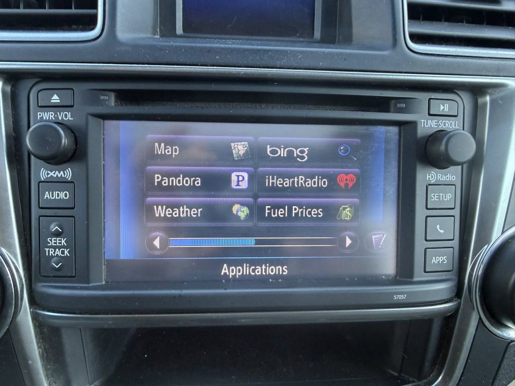 2013 Toyota Highlander Image 28