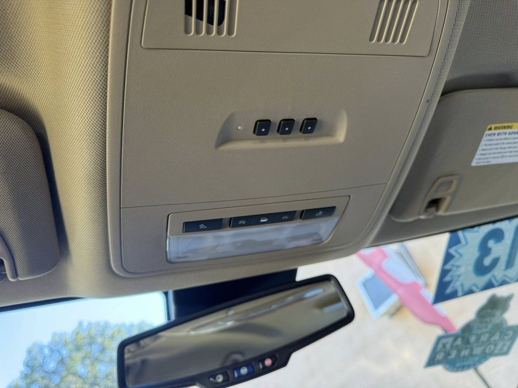 2013 Buick Lacrosse Image 24