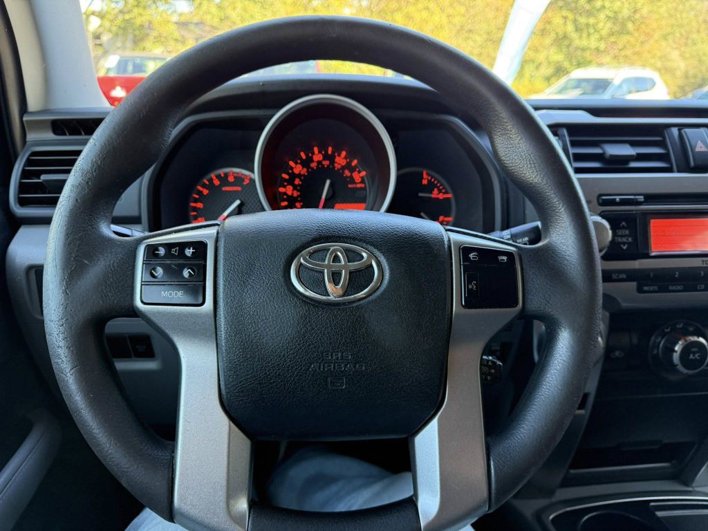 2013 Toyota 4Runner Image 34