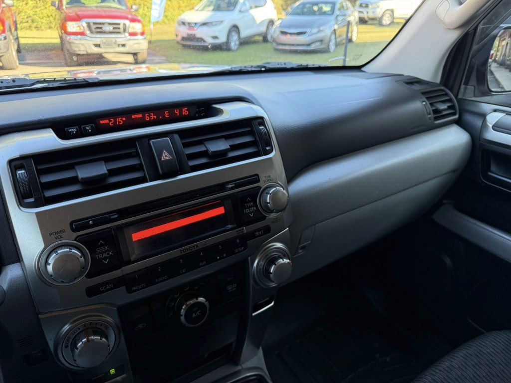 2013 Toyota 4Runner Image 36