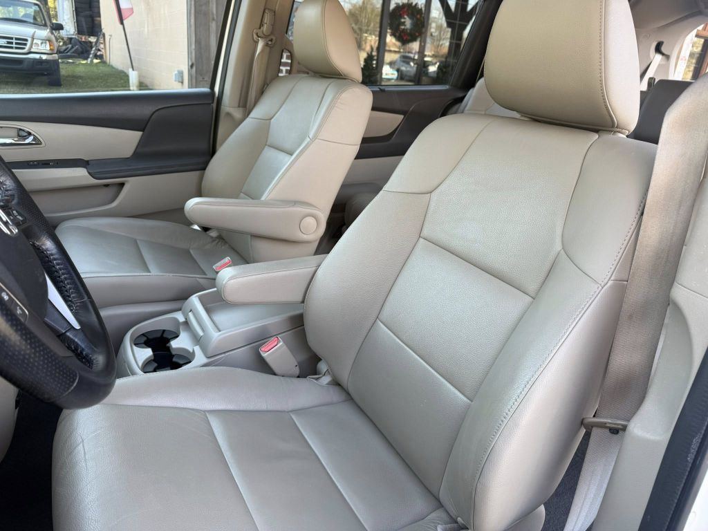 2015 Honda Odyssey Image 13