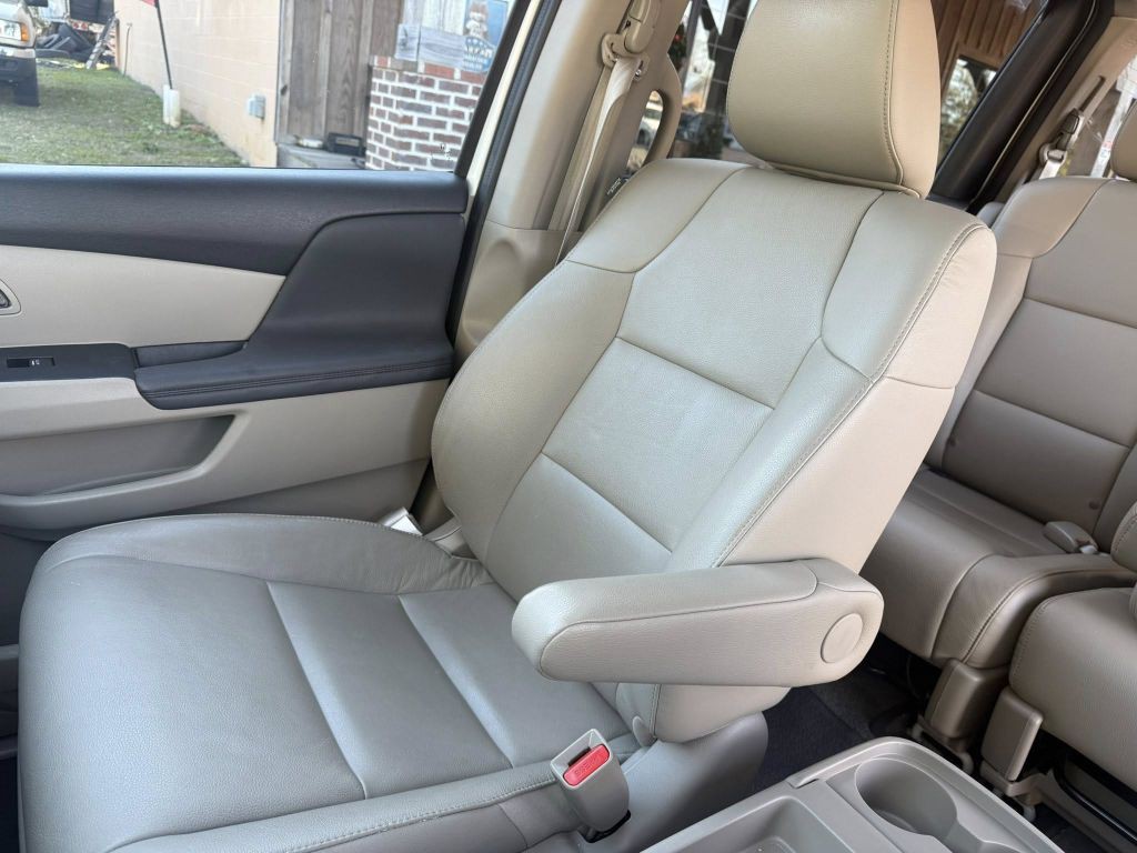 2015 Honda Odyssey Image 15