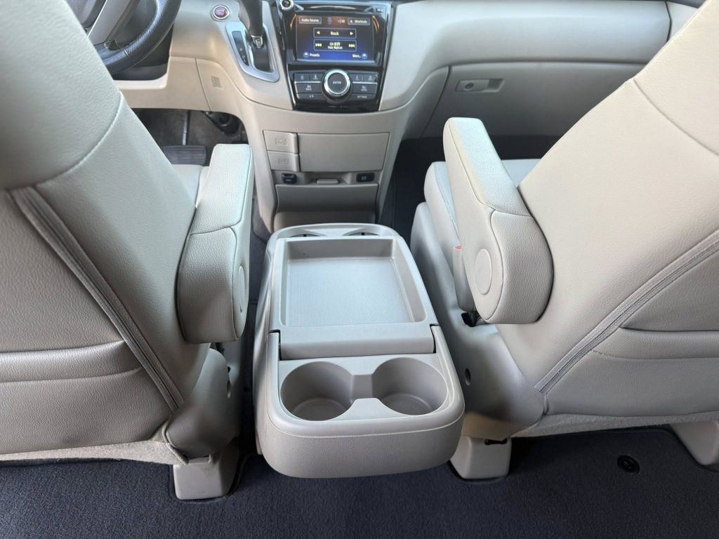 2015 Honda Odyssey Image 16