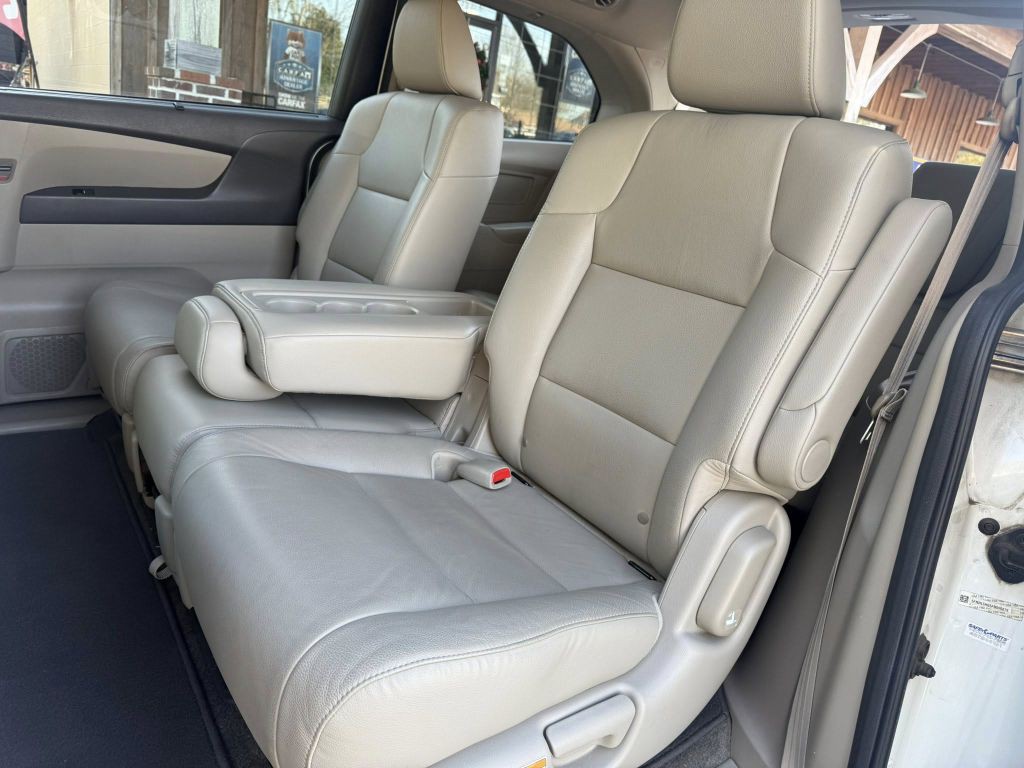 2015 Honda Odyssey Image 18