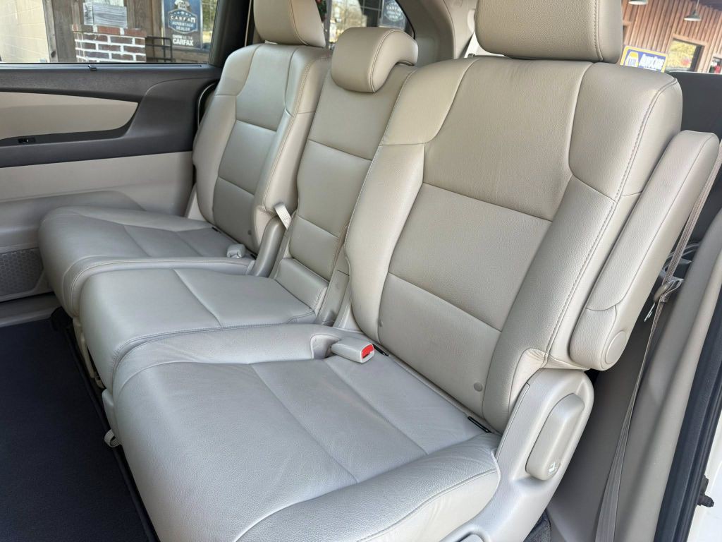 2015 Honda Odyssey Image 21
