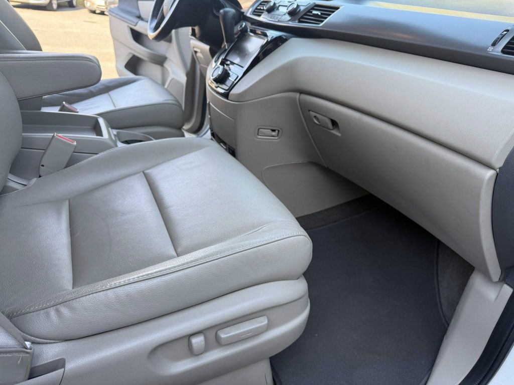 2015 Honda Odyssey Image 24