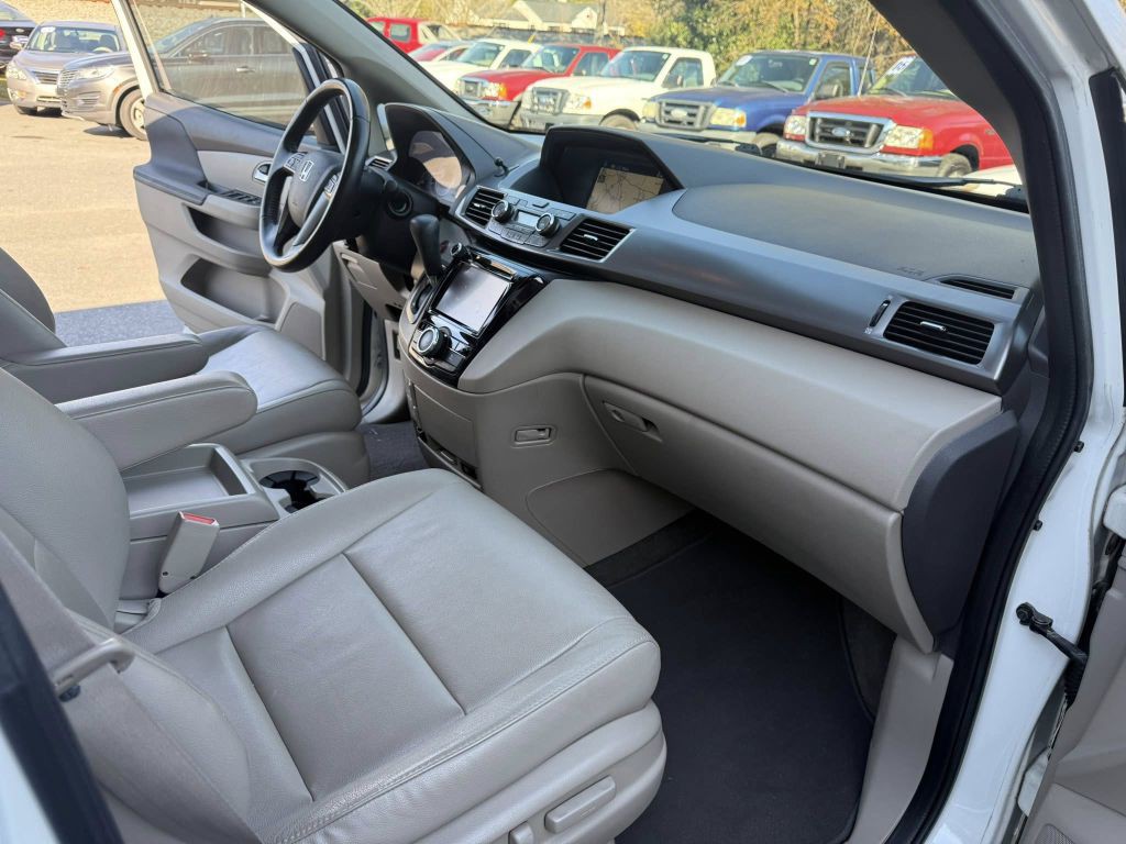 2015 Honda Odyssey Image 25