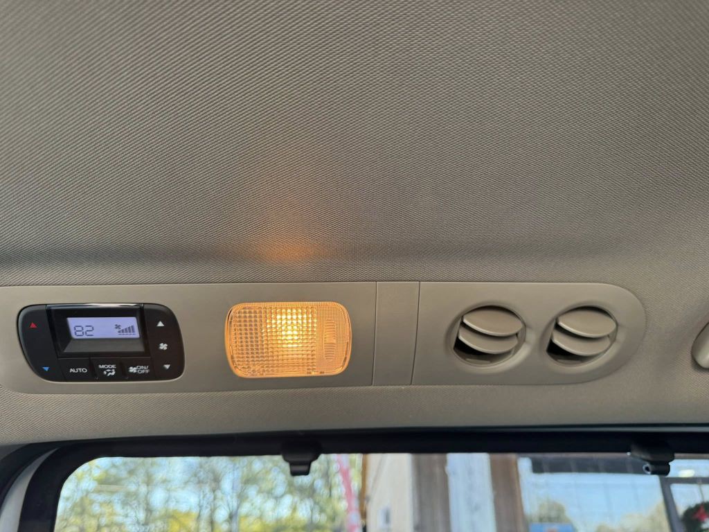 2015 Honda Odyssey Image 26