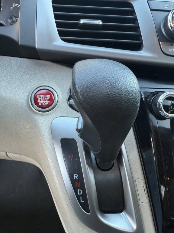 2015 Honda Odyssey Image 35