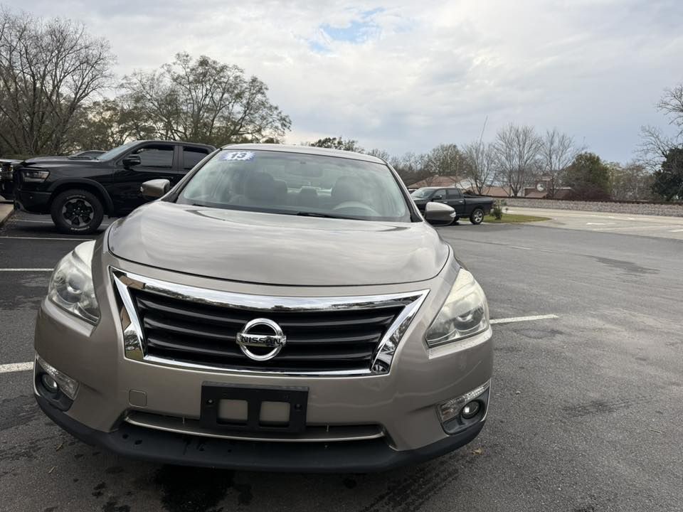 2013 Nissan Altima Image 2